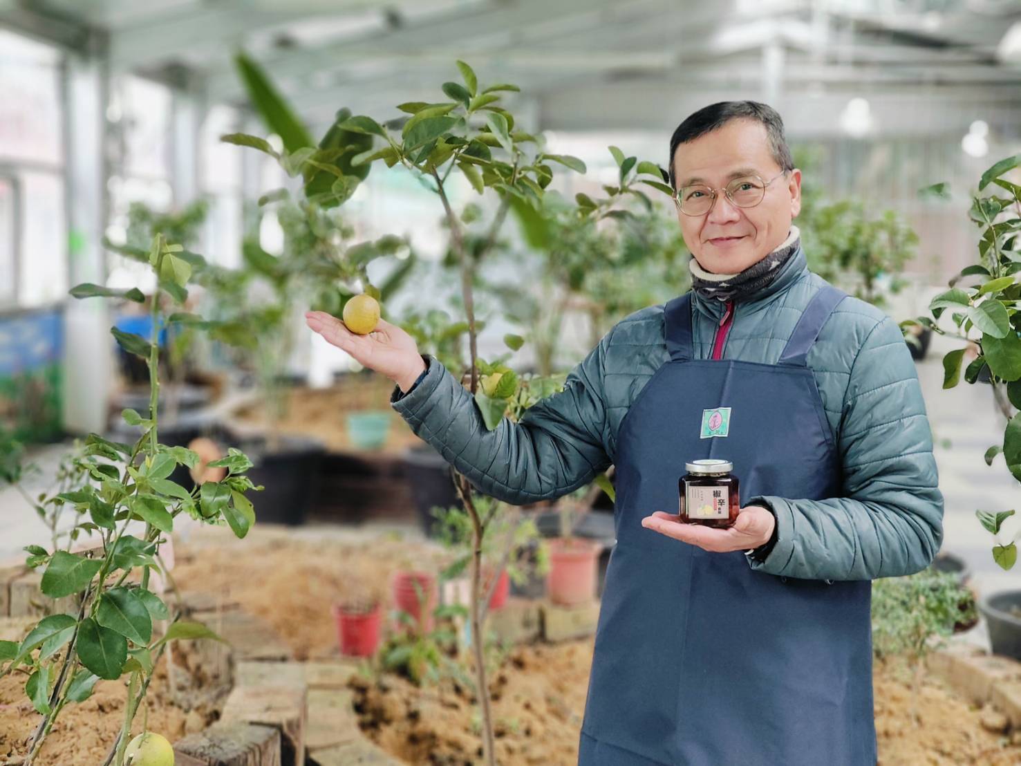 食旅光廚房年節期間推出「辛饗柿橙」禮盒,使用由銀髮族與身心障礙者主持農莊所生產的農產品