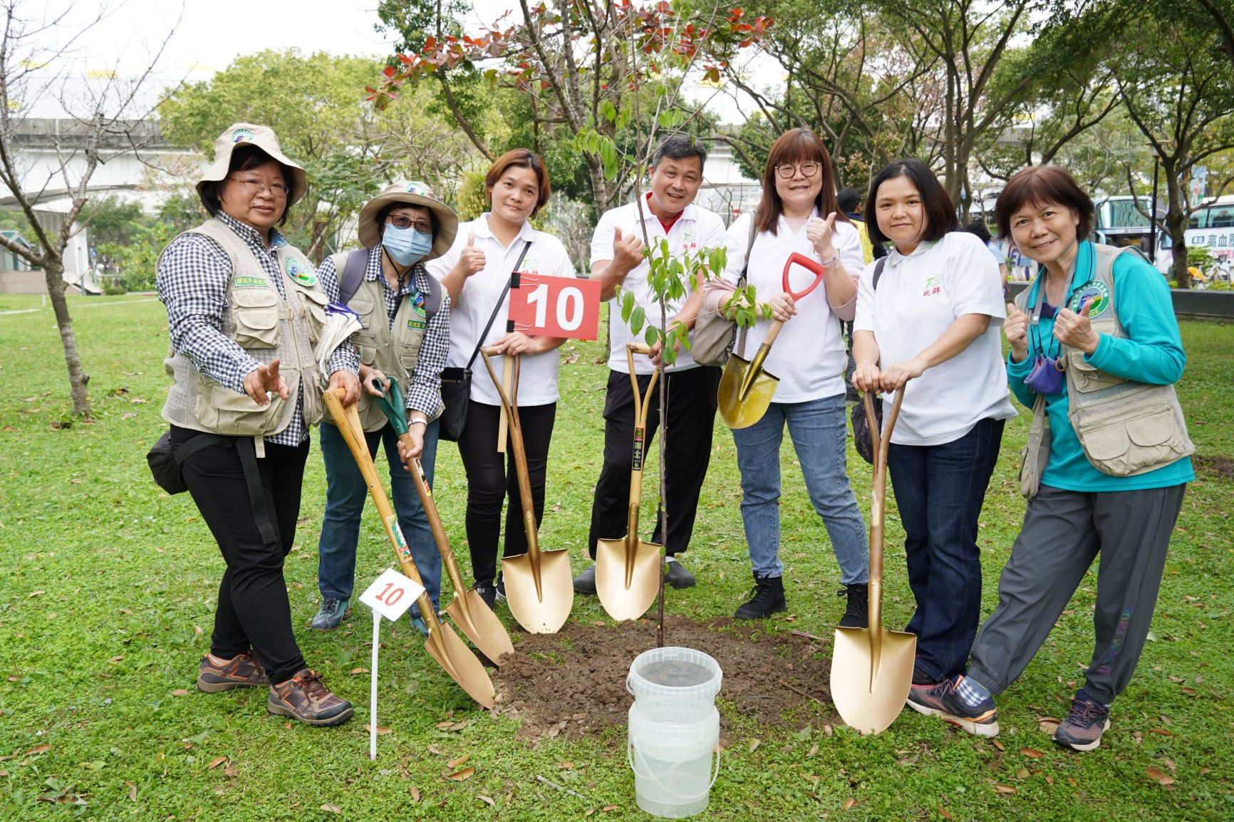 新北市政府媒合企業植樹，讓企業團體為新北這片土地貢獻一份心力
