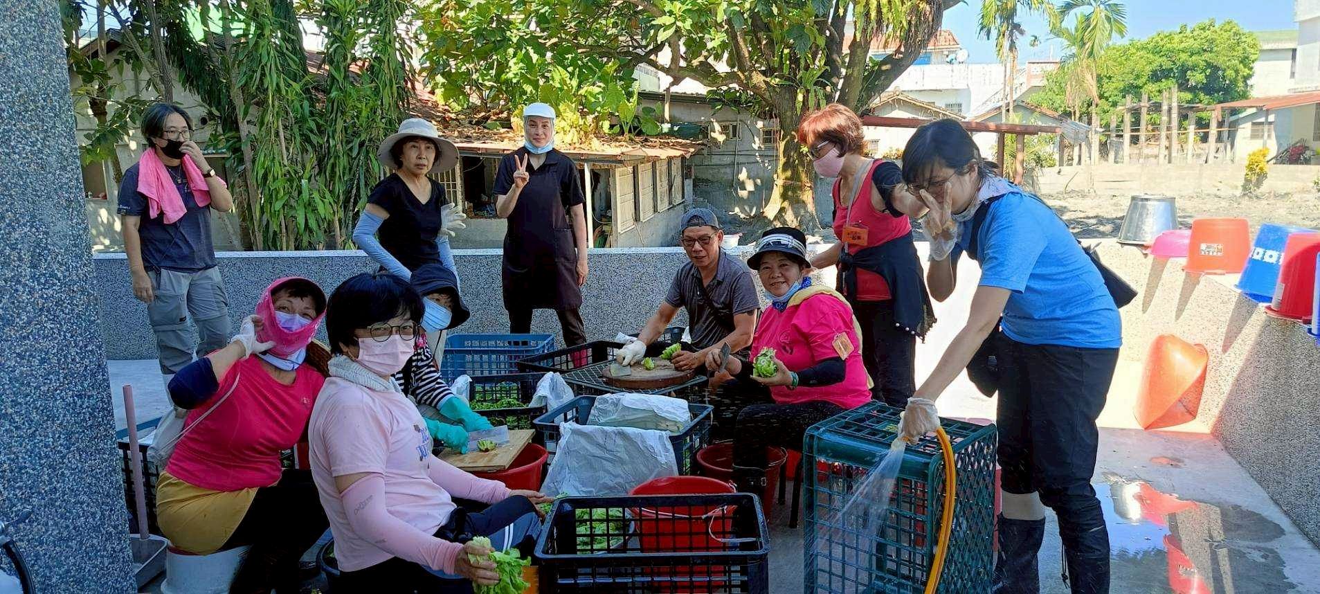 媽媽超人進入災區製作餐點