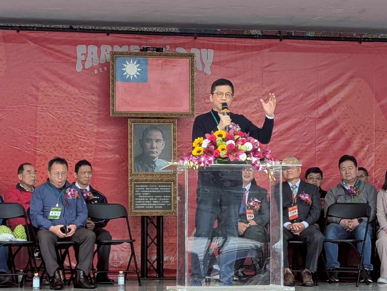 土城區農會今(31)日盛大舉辦115年農民節慶祝大會,新北市副秘書長張其強到場感謝農友一年來的辛勞與付出