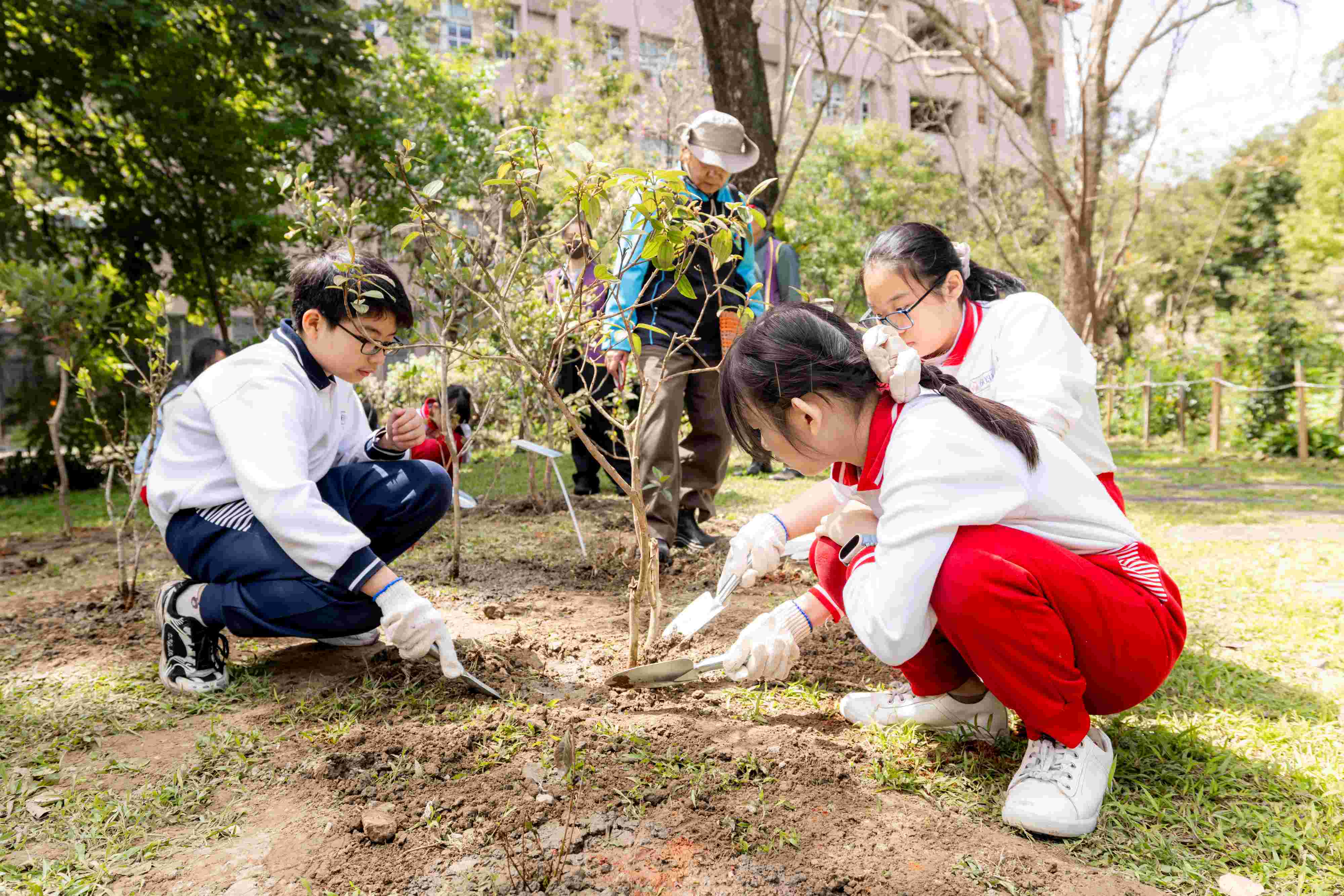 新北市政府與北臺七縣市共同推動「為地球種一棵樹—百萬人種百萬樹」計畫，期盼民眾支持植樹行動