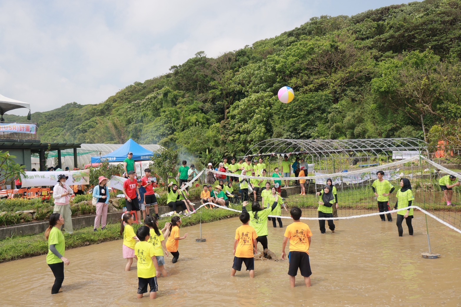 「水梯田排球嘉年華」在遊戲互動中認識土地、農業生產與食物來源,透過活潑、貼近生活的方式推廣食農教育